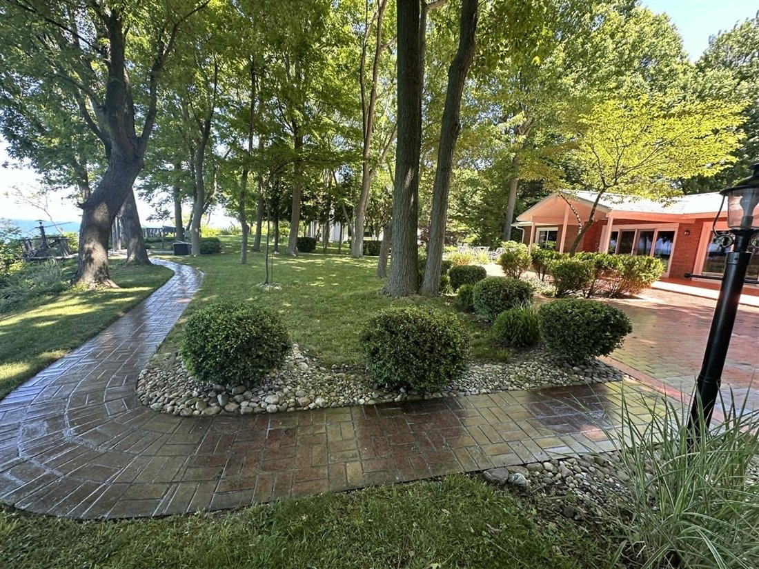 House in Benton Harbor, Michigan, United States 1 - 18310032