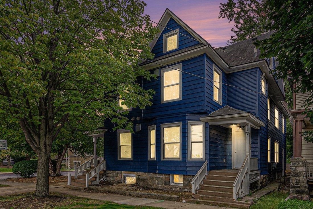 Kalamazoo, Michigan, United States 2 - 18309032