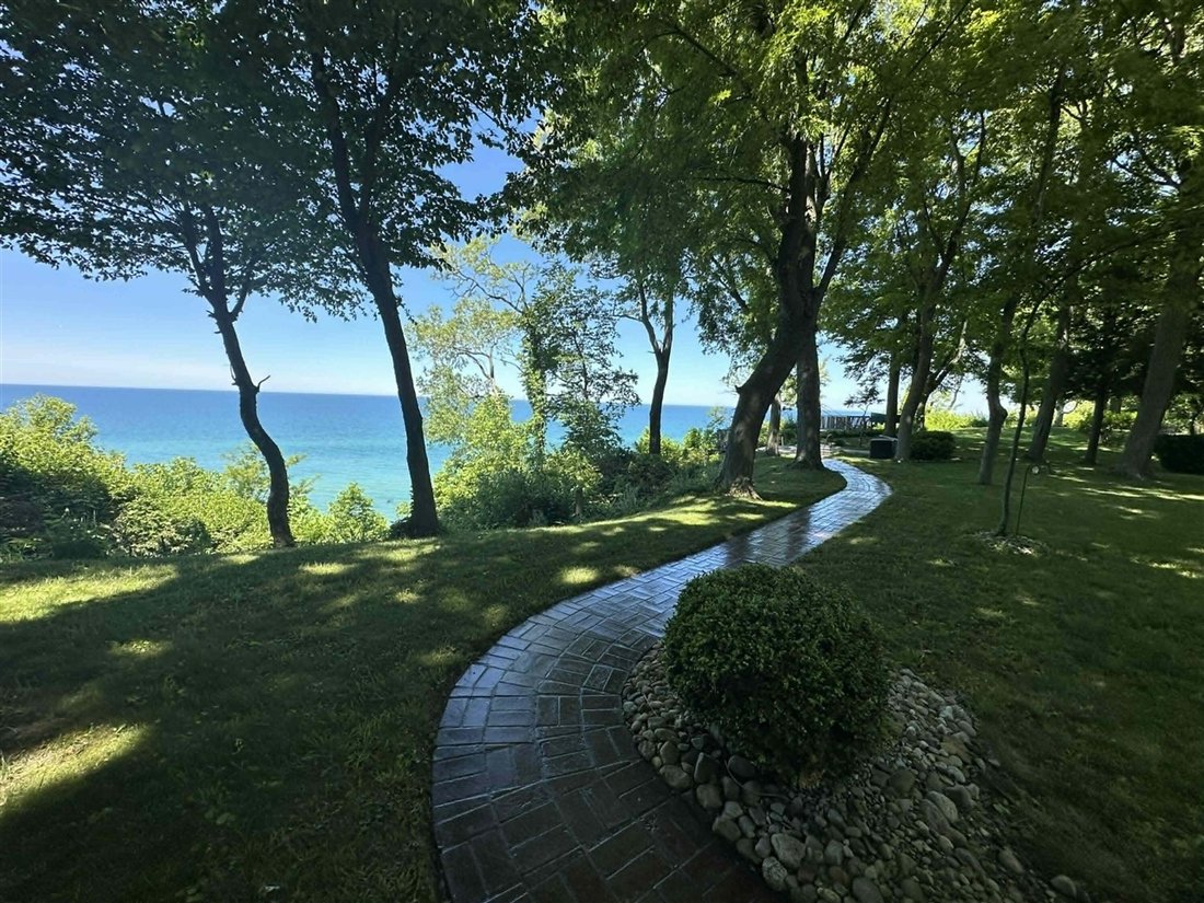 House in Benton Harbor, Michigan, United States 3 - 18310032