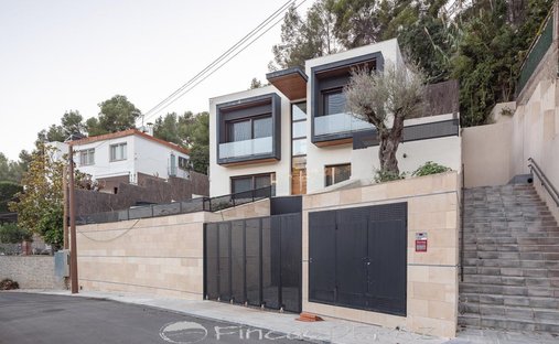 Chalet in Castelldefels, Catalonia, Spain 1