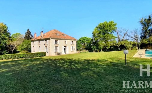 House in Centre Ville, Mont-de-Marsan, France 1