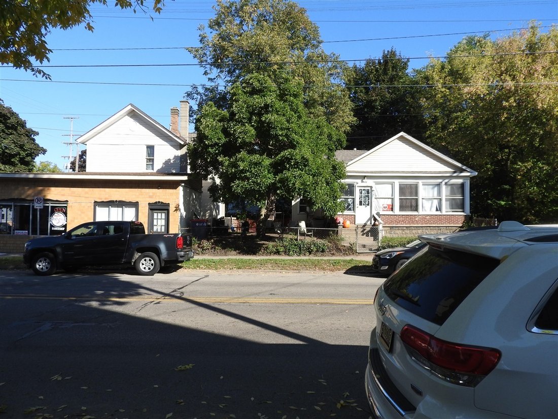 Grand Rapids, Michigan, United States 3 - 18309764