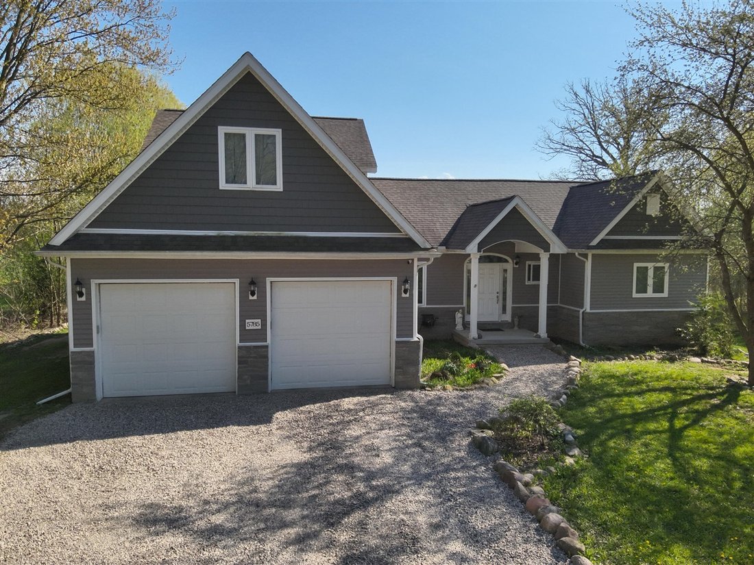 House in Fowlerville, Michigan, United States 4 - 18308410