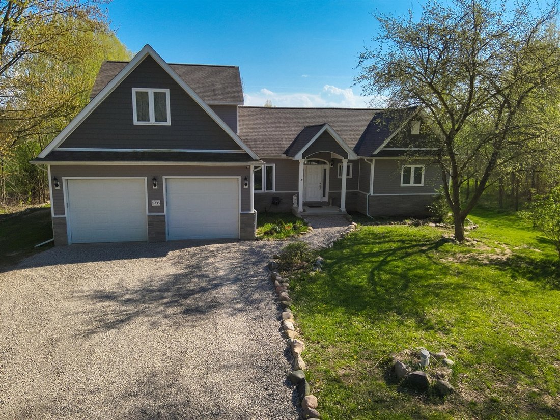 House in Fowlerville, Michigan, United States 2 - 18308410