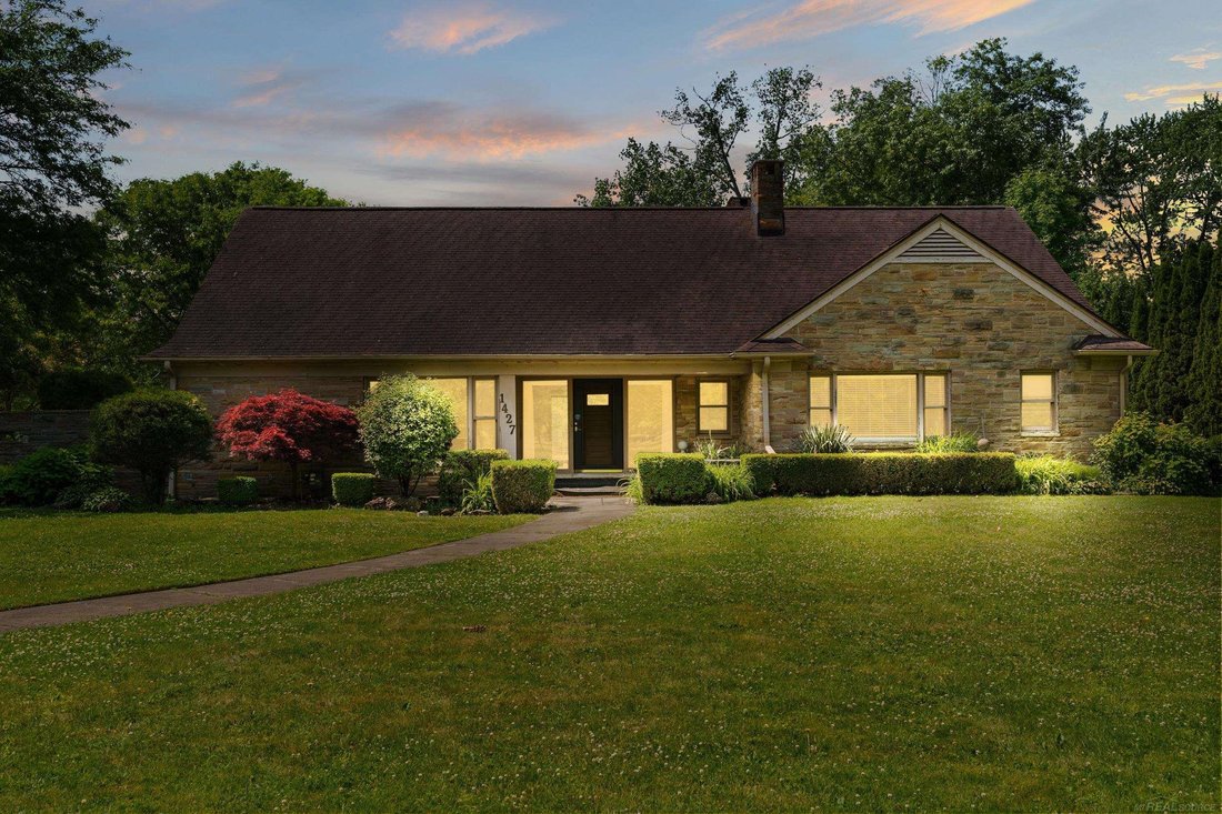 House in Grosse Pointe Shores, Michigan, United States 2 - 18309592