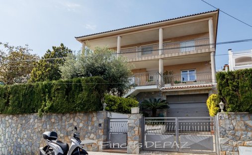 Chalet in Castelldefels, Catalonia, Spain 1