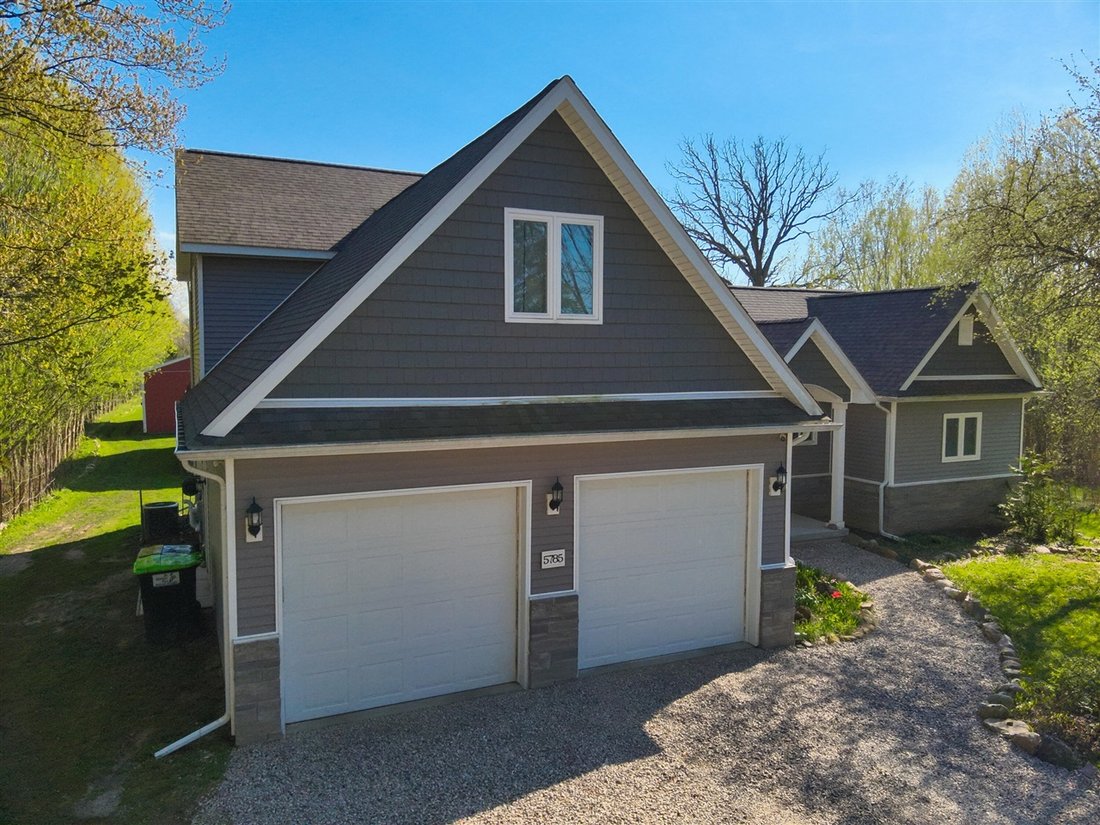 House in Fowlerville, Michigan, United States 3 - 18308410