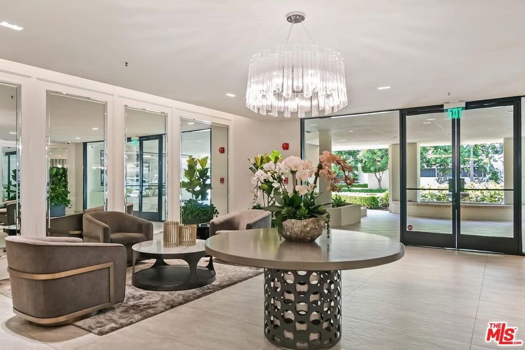 Condo in Los Angeles, California, United States 2 - 18312306