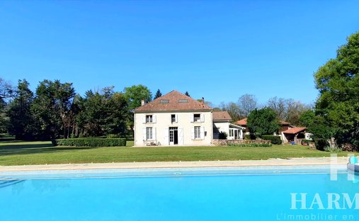 House in Centre Ville, Mont-de-Marsan, France 1