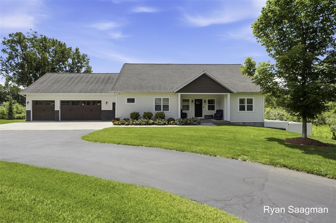 House in Cascade, Michigan, United States 1 - 18310005