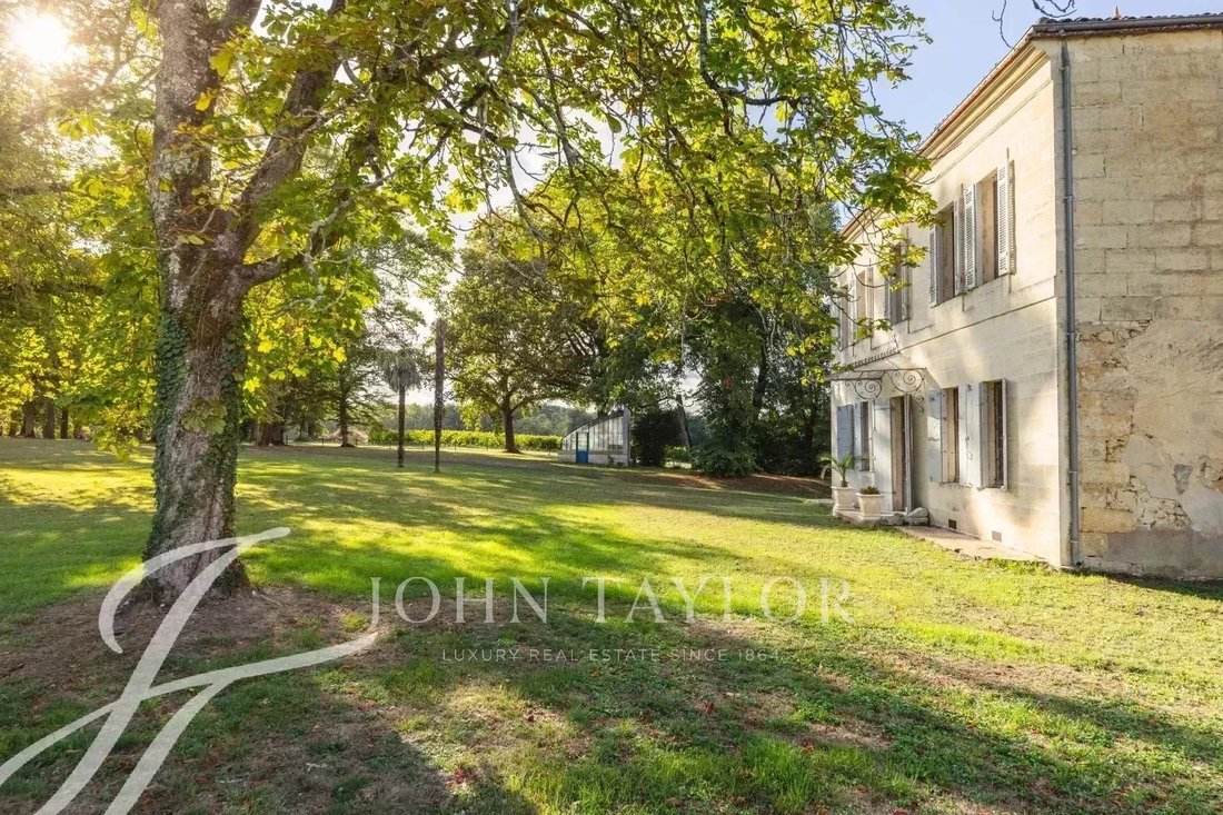 Estate in Sadirac, Nouvelle-Aquitaine, France 2 - 13521812