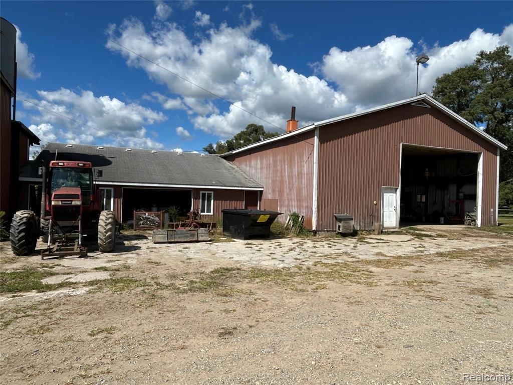 House in Almont, Michigan, United States 2 - 18309952