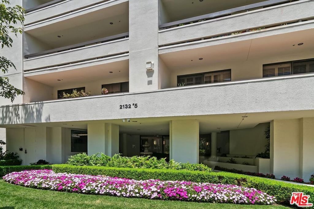 Condo in Los Angeles, California, United States 3 - 18312306