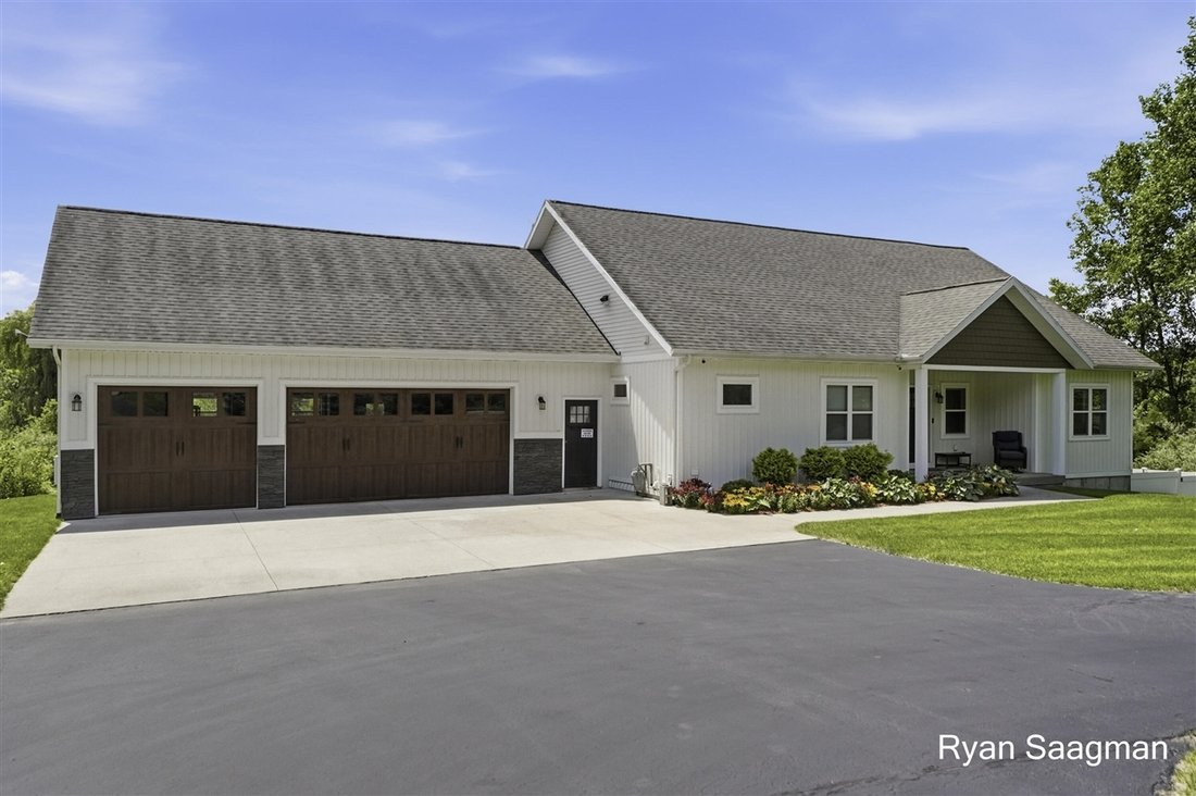 House in Cascade, Michigan, United States 3 - 18310005