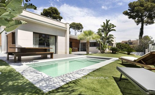 Chalet in Castelldefels, Catalonia, Spain 1