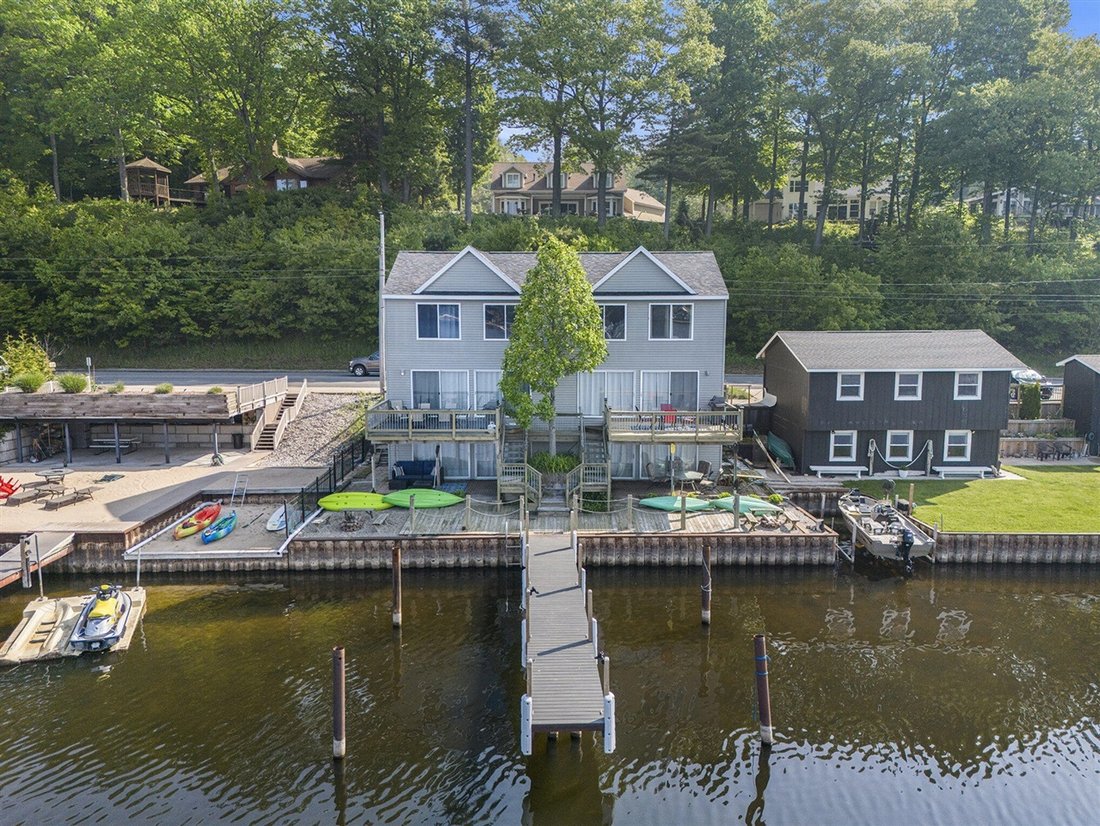 House in Pentwater, Michigan, United States 1 - 18308483