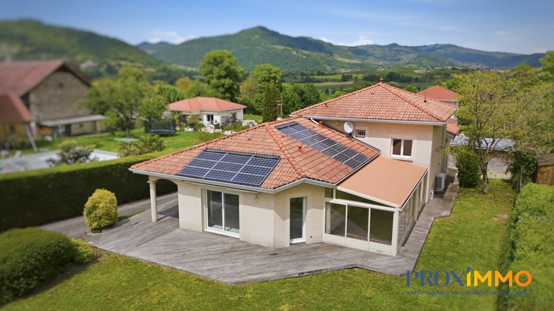 Villa in Coublevie, Auvergne-Rhône-Alpes, France 2 - 18267172