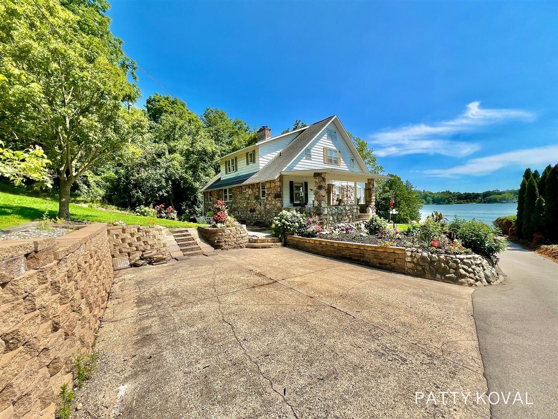 House in Caledonia, Michigan, United States 2 - 18308843