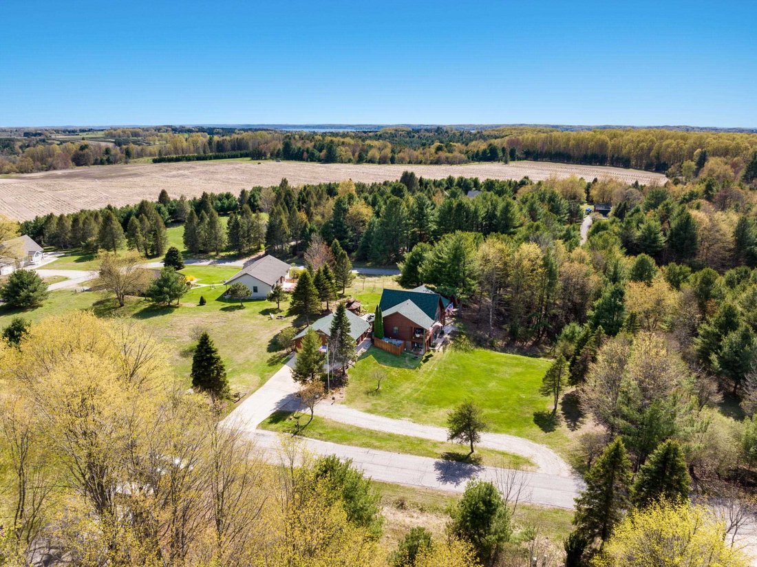 House in Central Lake, Michigan, United States 2 - 18308752