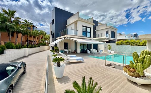 House in San Miguel de Salinas, Valencian Community, Spain 1