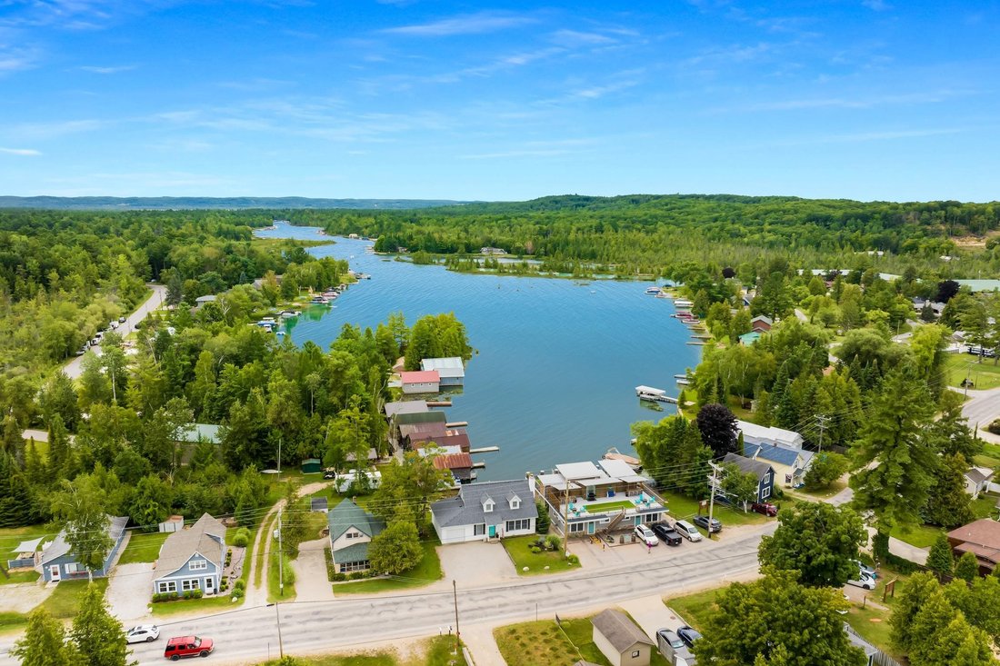 House in Rapid City, Michigan, United States 4 - 18308809