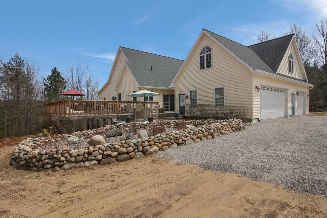 House in Williamsburg, Michigan, United States 4 - 18308942