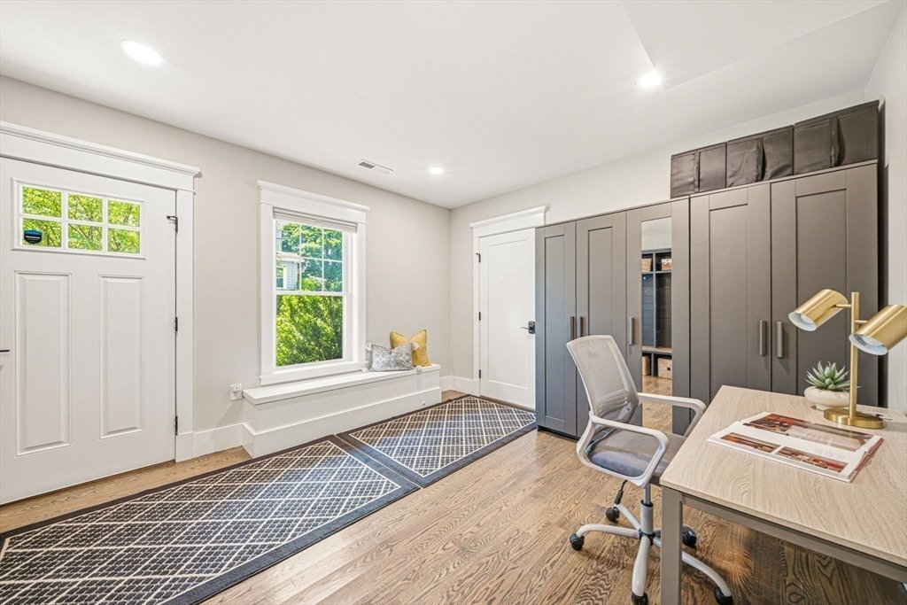 Condo in Waltham, Massachusetts, United States 3 - 18159988