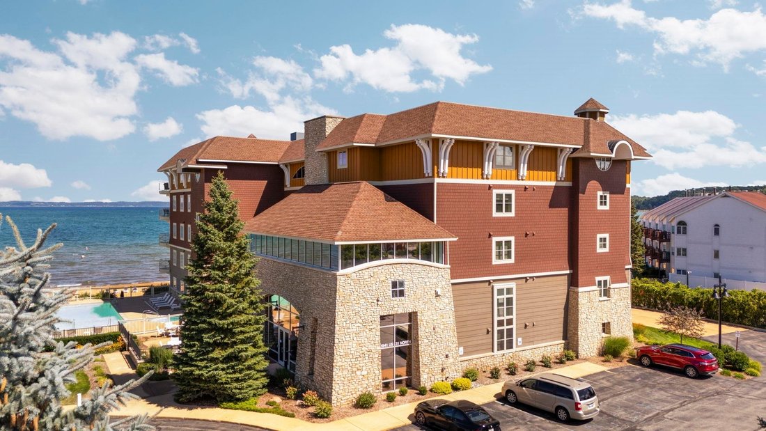 Condo in Traverse City, Michigan, United States 1 - 18309007