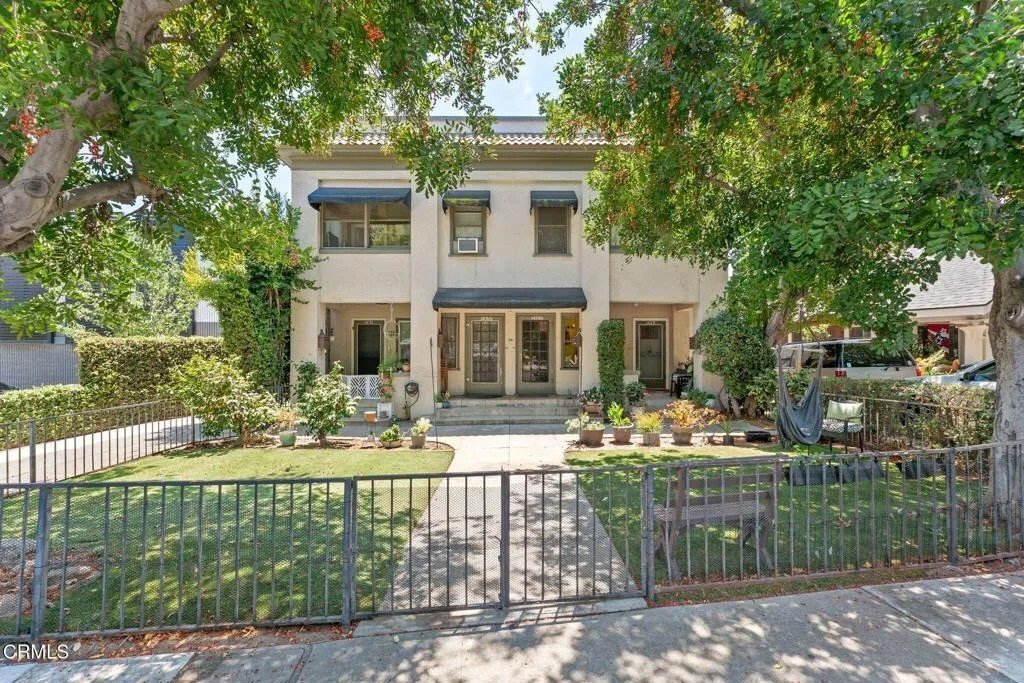 South Pasadena, California, United States 1 - 18313356