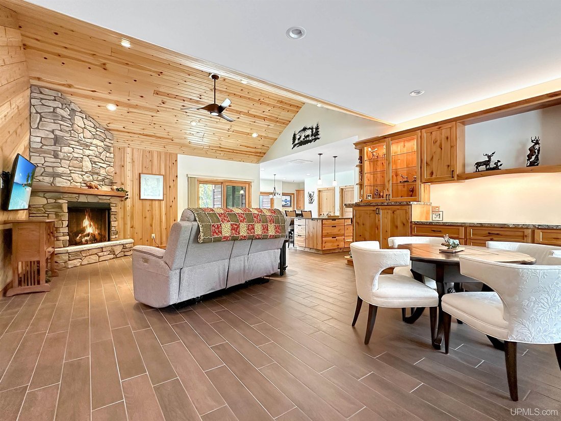 House in Carney, Michigan, United States 3 - 18308662