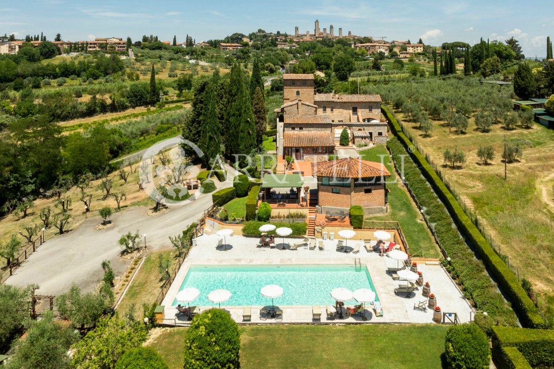 Country House in San Gimignano, Tuscany, Italy 1 - 18312989