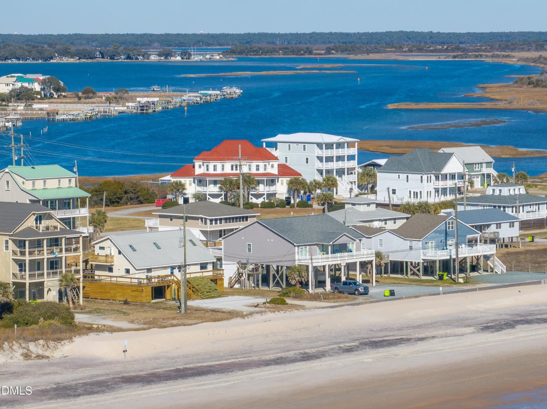 House in North Topsail Beach, North Carolina, United States 1 - 18312617
