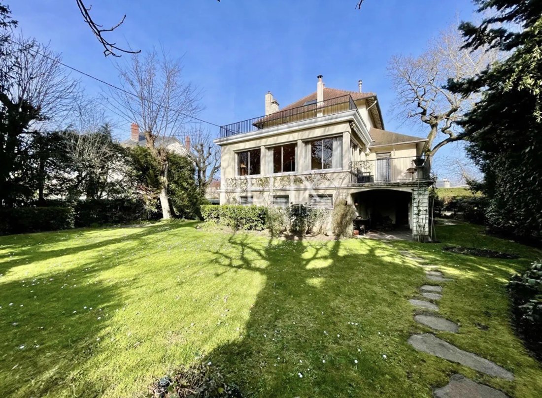 House in Le Vésinet, Ile-de-France, France 1 - 18316110