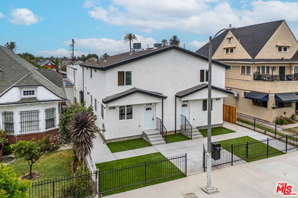 Los Angeles, California, United States 1 - 18312363