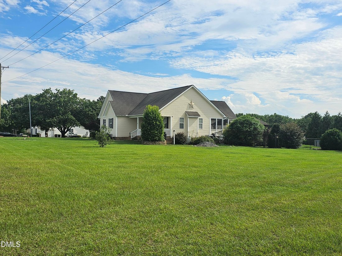House in Coats, North Carolina, United States 1 - 17528689