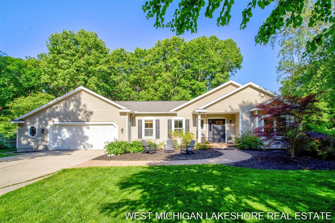 House in Fennville, Michigan, United States 2 - 18309947