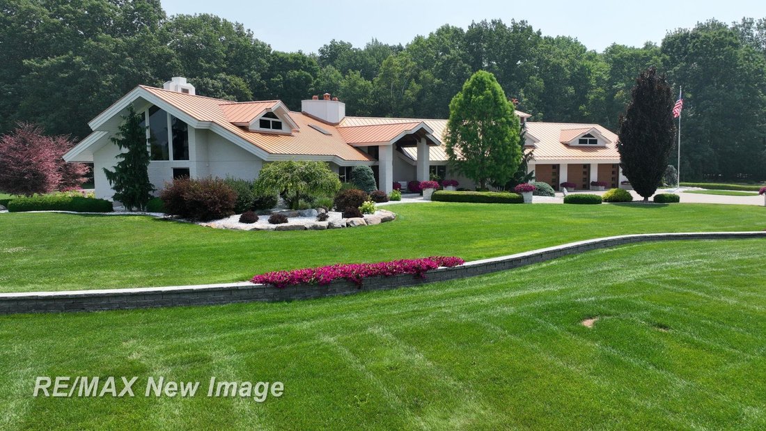 House in Saginaw, Michigan, United States 5 - 18308862