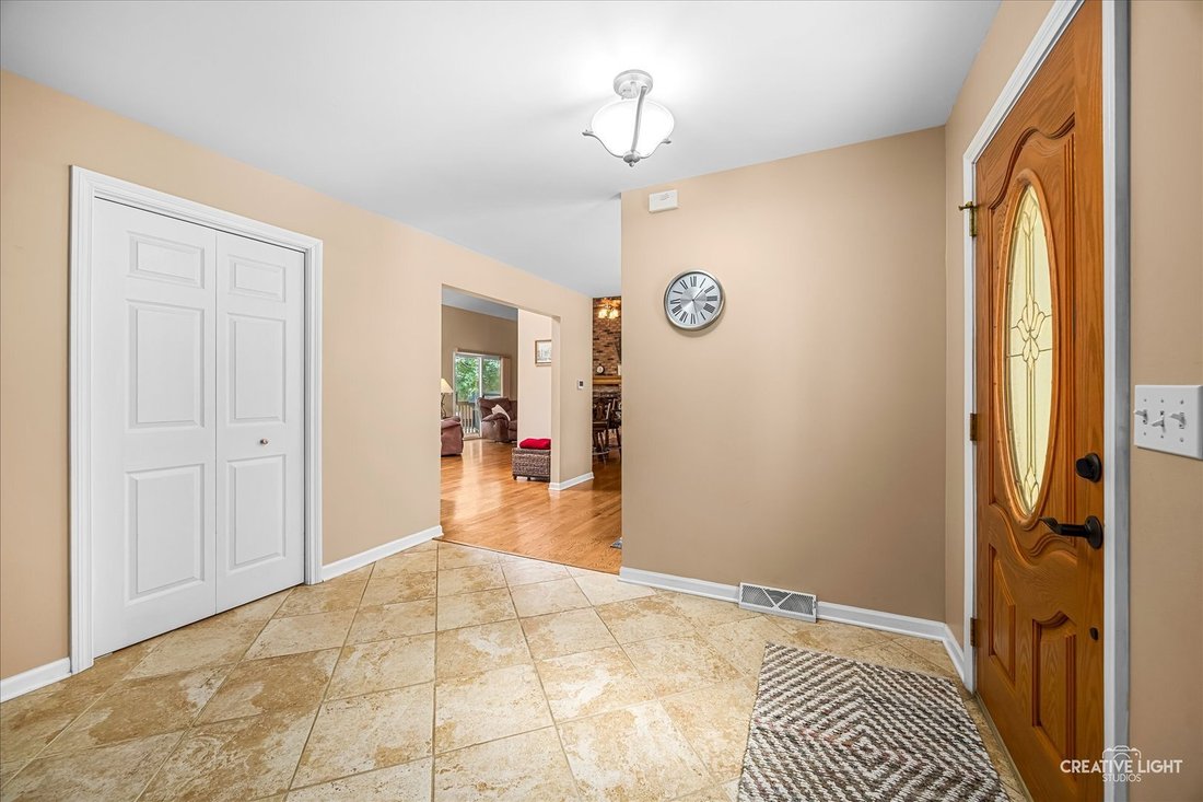 House in Elgin, Illinois, United States 4 - 18313677