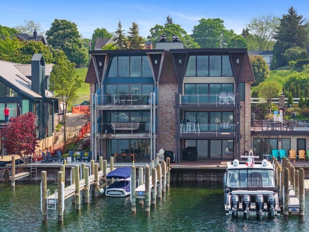 House in Charlevoix, Michigan, United States 1 - 18308020