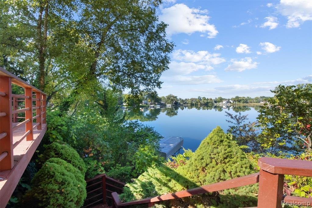 House in Lake Angelus, Michigan, United States 1 - 18308306