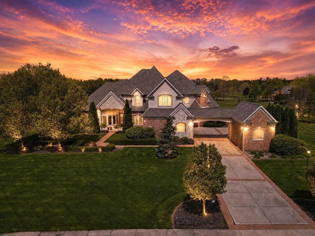 House in Crown Point, Indiana, United States 1 - 17831337
