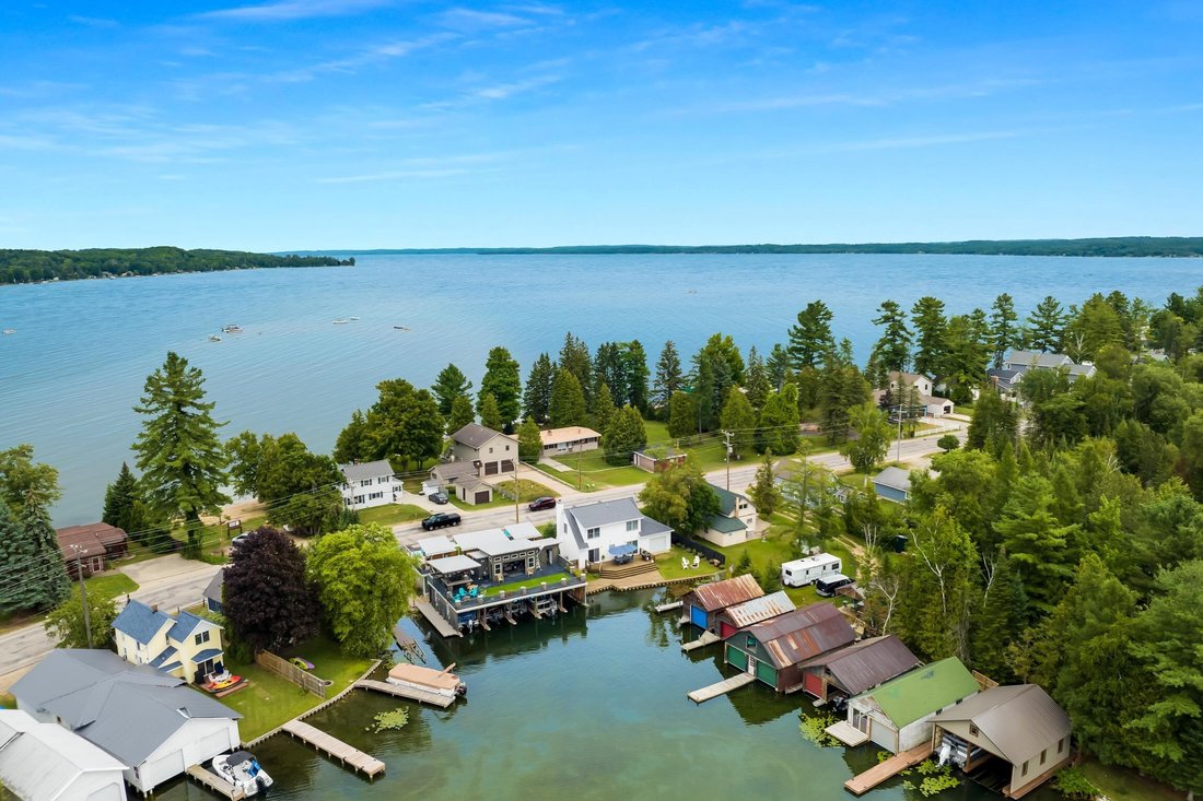 House in Rapid City, Michigan, United States 3 - 18308809