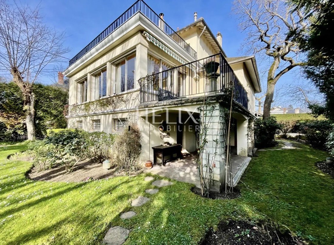House in Le Vésinet, Ile-de-France, France 2 - 18316110