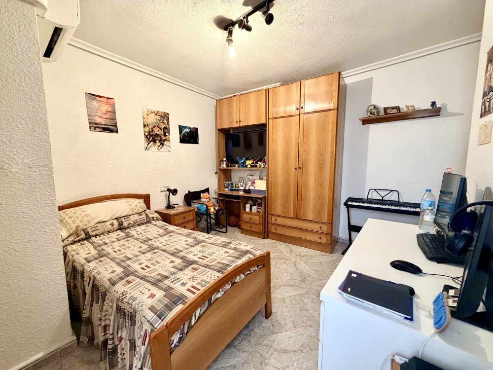 Apartment in Torrevieja, Valencian Community, Spain 3 - 18310948