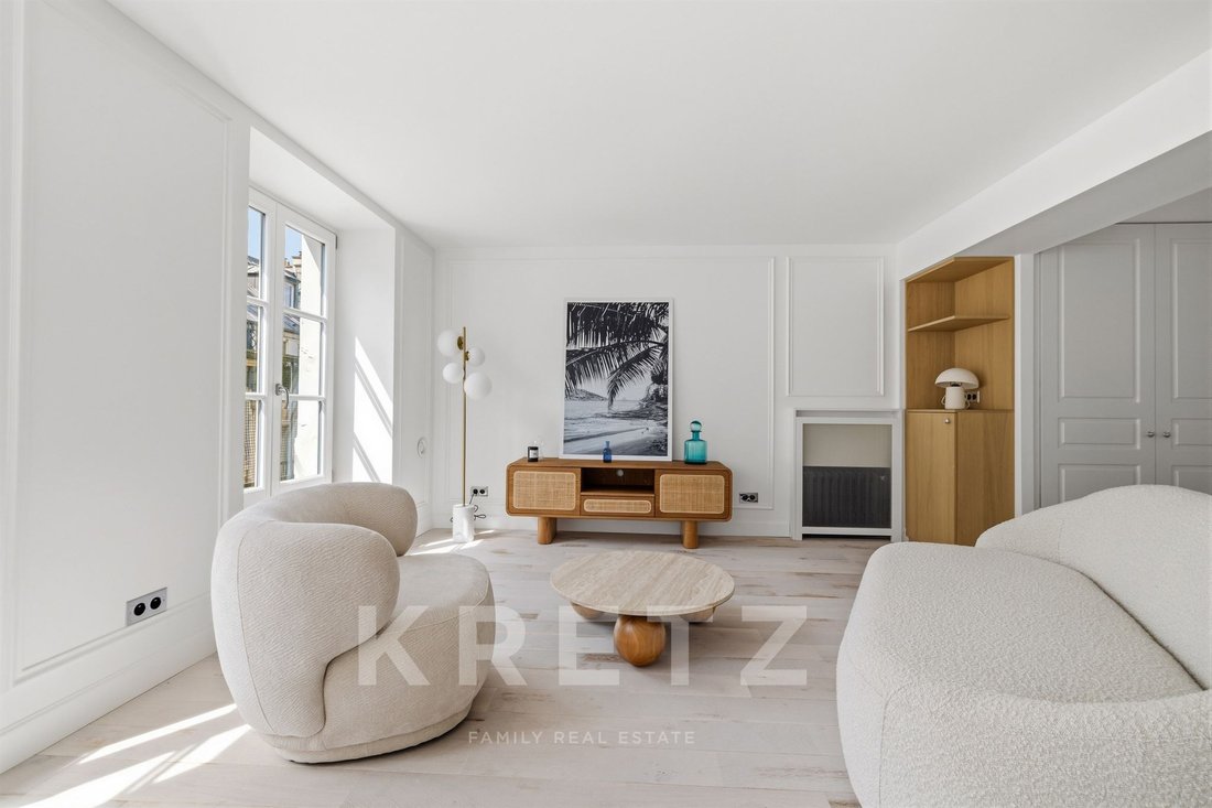 Apartment in Saint Germain l'Auxerrois, Paris 1er Arrondissement, Paris 5 - 18314260