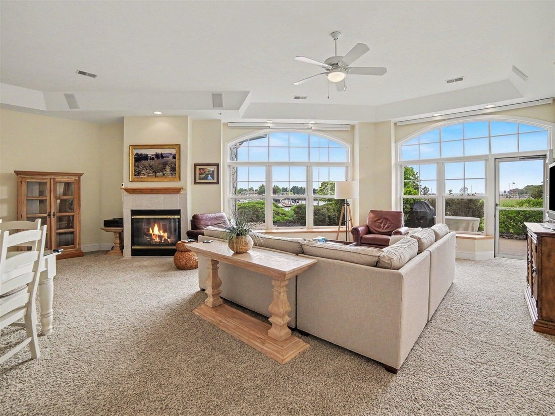 Condo in Ludington, Michigan, United States 3 - 18308377
