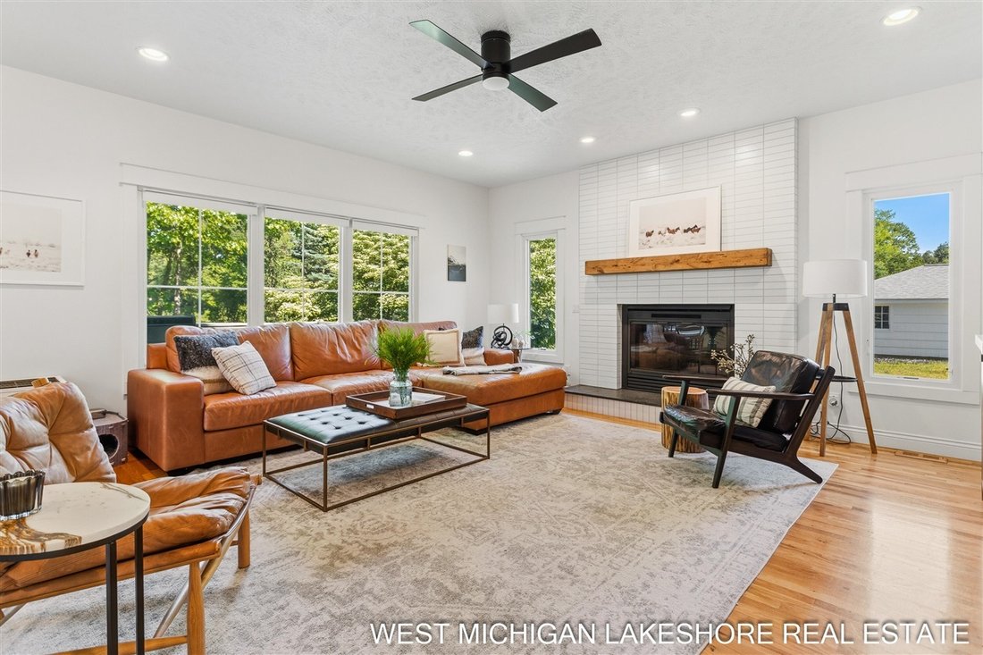 House in Fennville, Michigan, United States 4 - 18309947