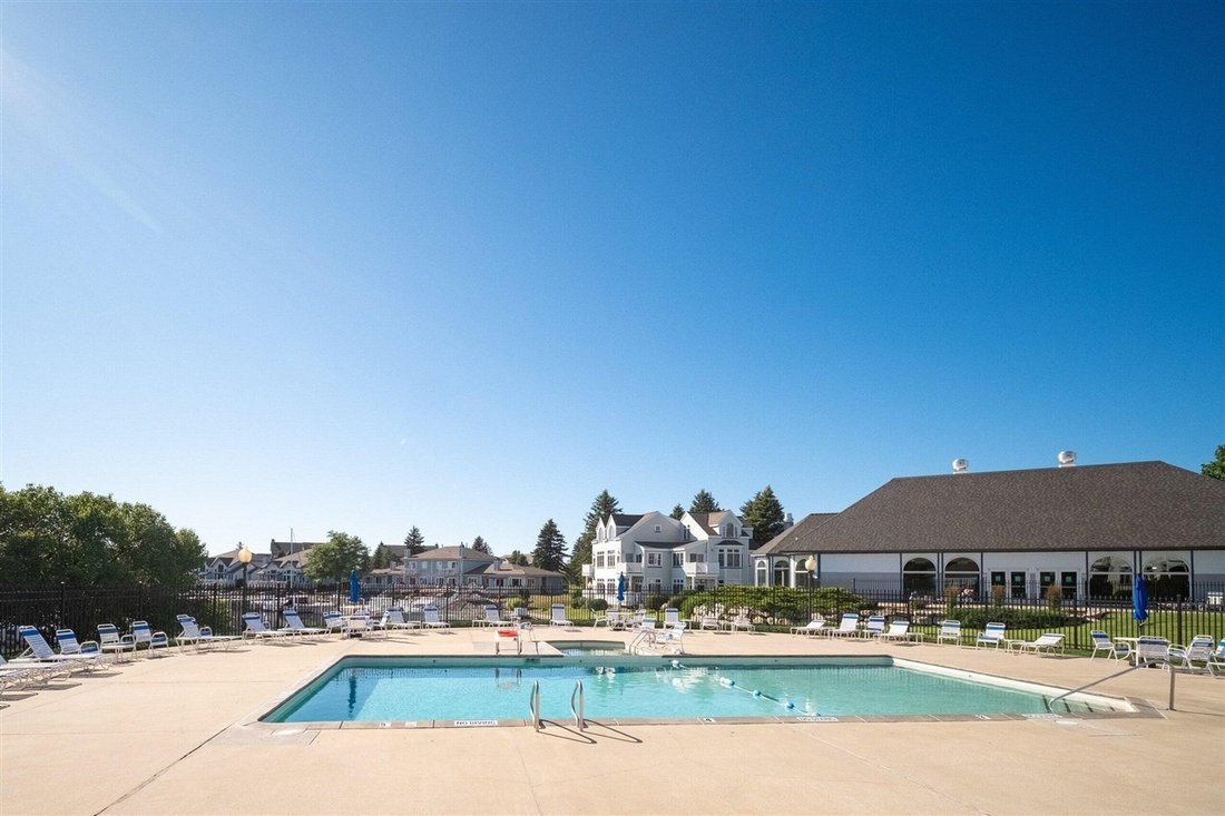 Condo in Manistee, Michigan, United States 4 - 18309957