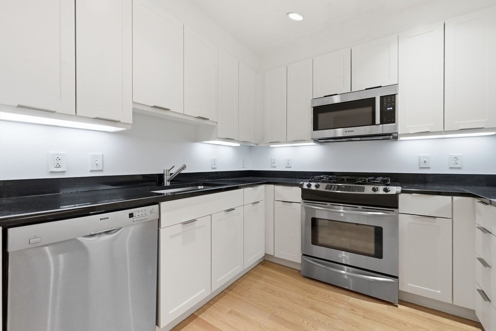 Condo in Boston, Massachusetts, United States 4 - 18023683