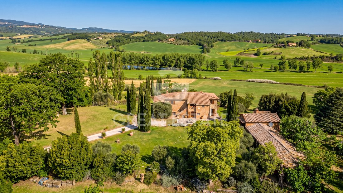 Estate in Chiusi, Tuscany, Italy 3 - 17533695